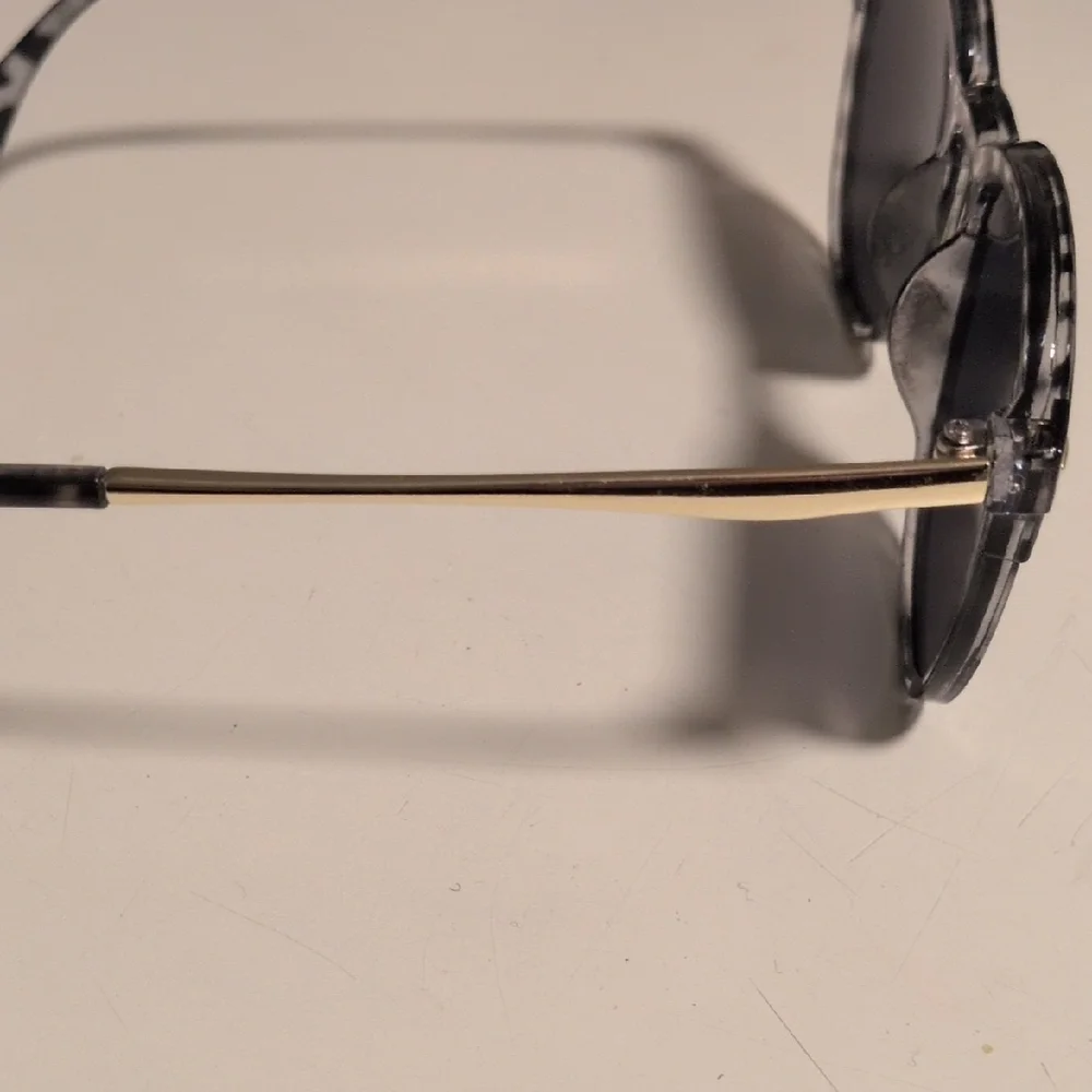 Chic Black and Gray‎ Patterned Sunglasses